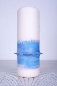 Vase en faïence avec dégradé de couleur bleu modèle unique