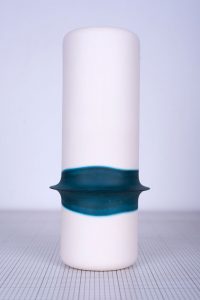 vase en faïence avec un dégradé de couleur vert émeraude designer rennes modèle unique