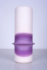 Vase en faïence avec dégradé de couleur violet modèle unique