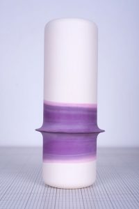 Vase en faïence avec dégradé de couleur violet modèle unique