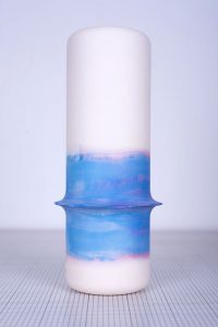 Vase en faïence avec dégradé de couleur bleu modèle unique